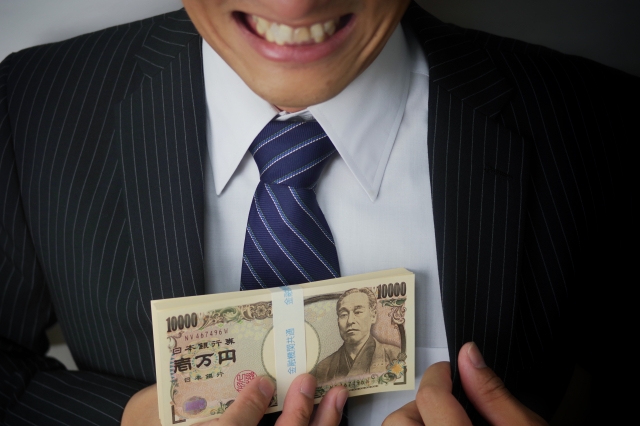 ヤミ金業者は金をせしめてほくそ笑む。取手市の弁護士や司法書士に無料相談する